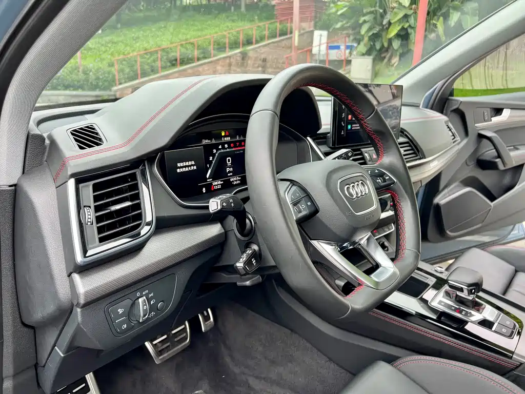 Audi Q5L 2021 — фото 10