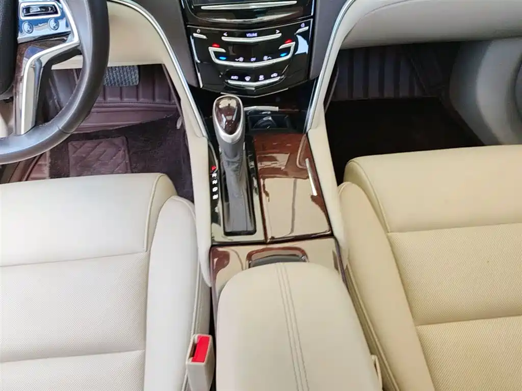 Cadillac XTS 2017 — фото 14