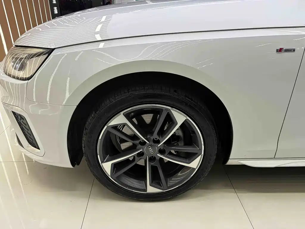 Audi A4L 2020 — фото 14