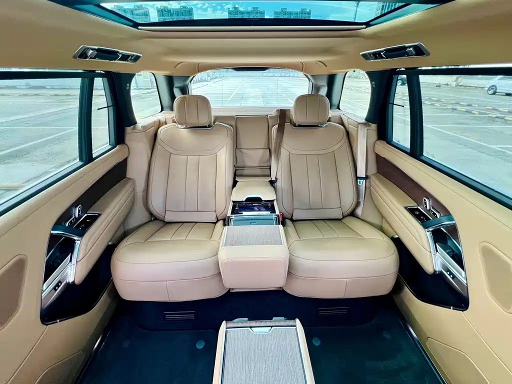 Land Rover Range Rover 2024 — фото 10