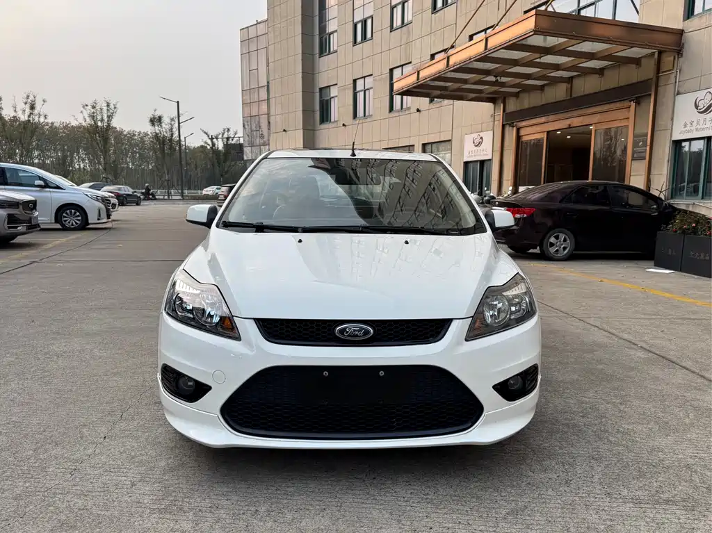 Ford Focus 2015 — фото 2