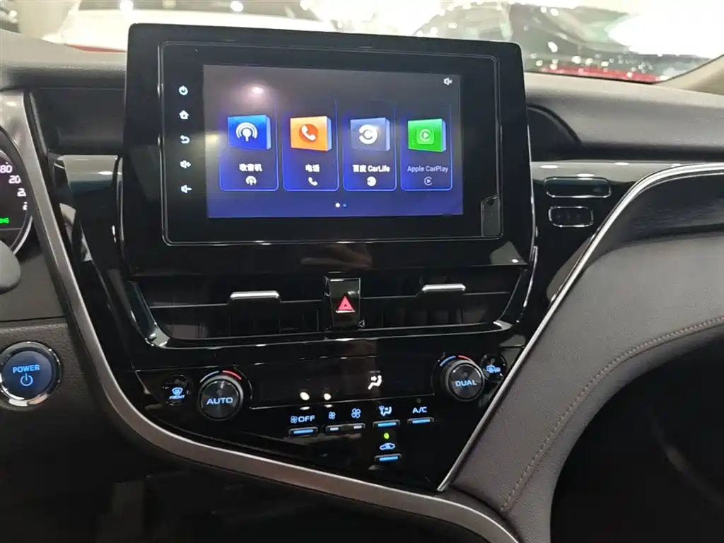 Toyota Camry 2021 — фото 13