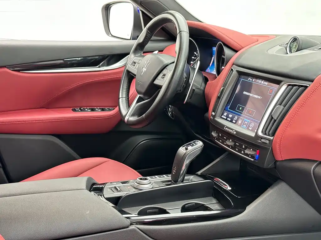 Maserati Levante 2020 — фото 14