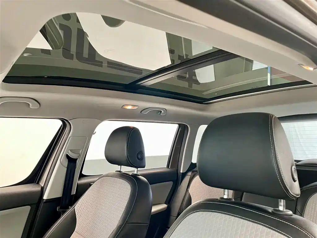 Skoda Yeti 2016 — фото 15