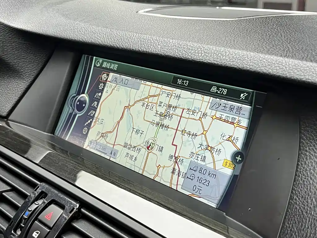 BMW 5 Series 2011 — фото 13