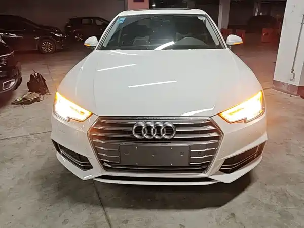 Audi A4L 2018