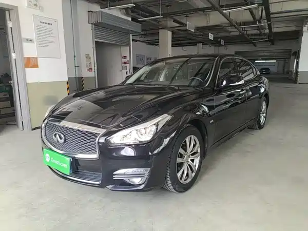 Infiniti Q70 2019