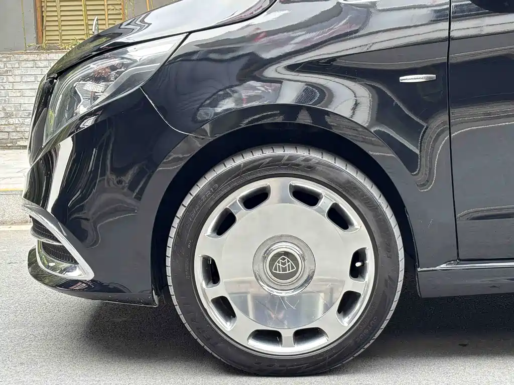 Mercedes-Benz V-Class 2019 — фото 17