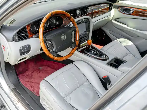 Jaguar XJ 2004