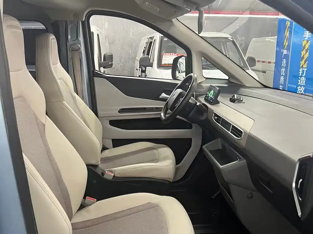 Changan 跨越星光 EV 2025款 350km 豪华版 9座 50.23kWh 2025 — фото 10