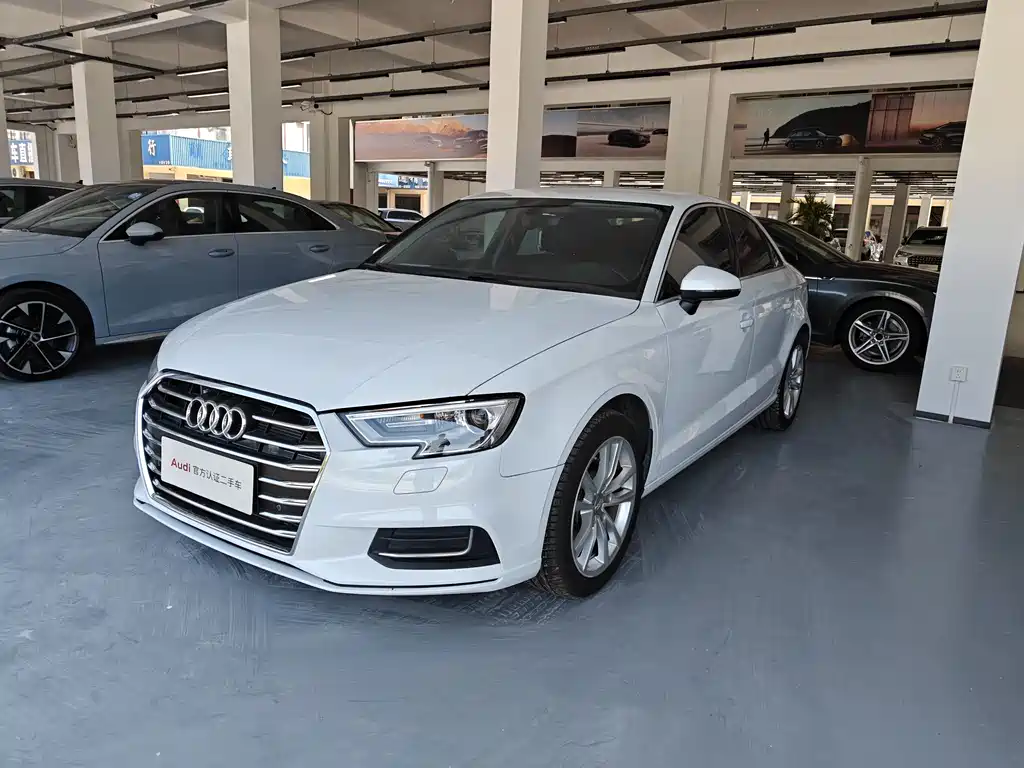 Audi A3 2019 — фото 1
