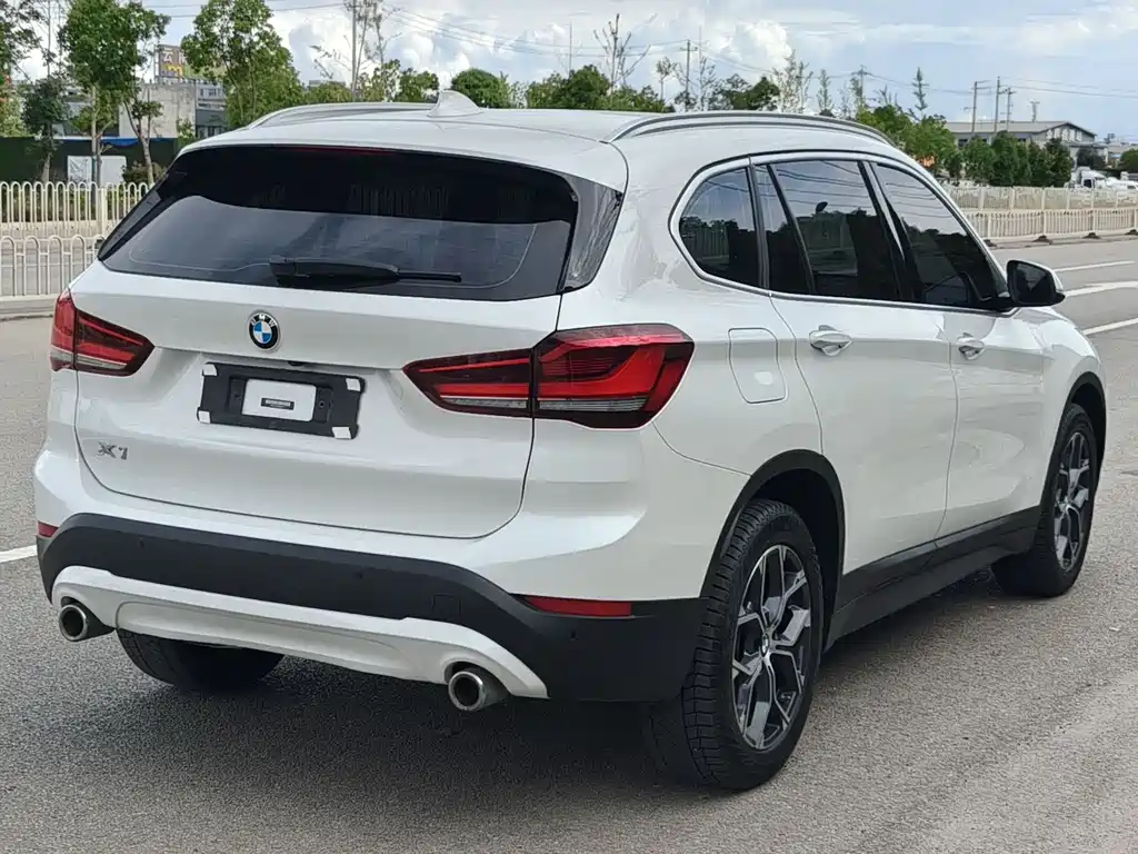 BMW X1 2021 — фото 9
