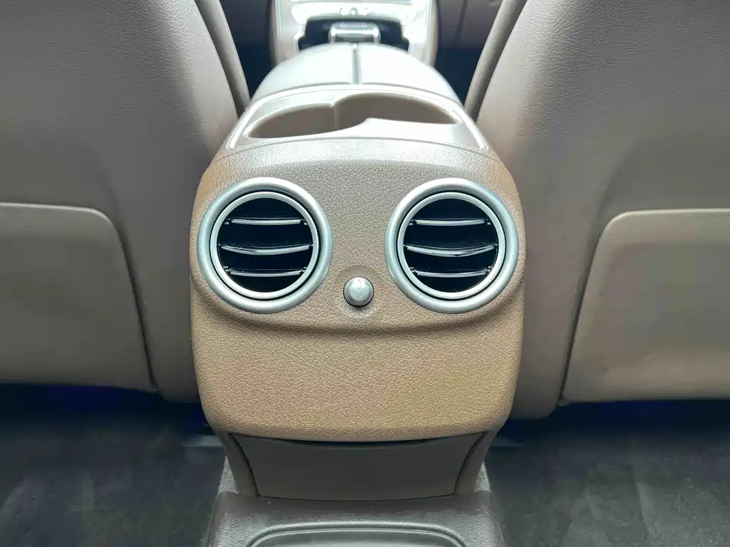 Mercedes-Benz E-Class 2018 — фото 17