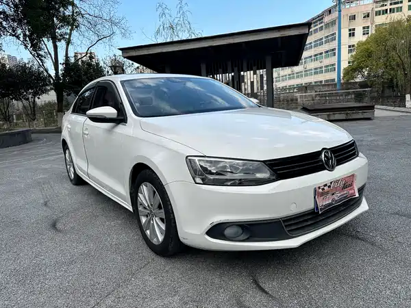 Volkswagen Sagitar 2014