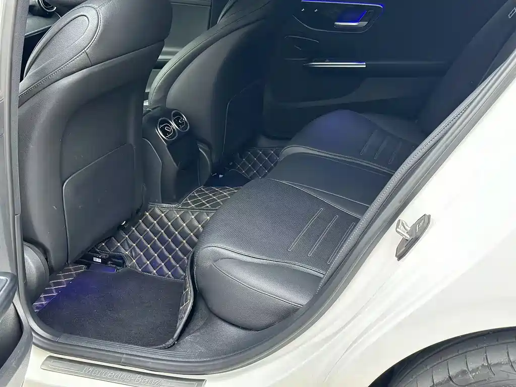 Mercedes-Benz C-Class 2024