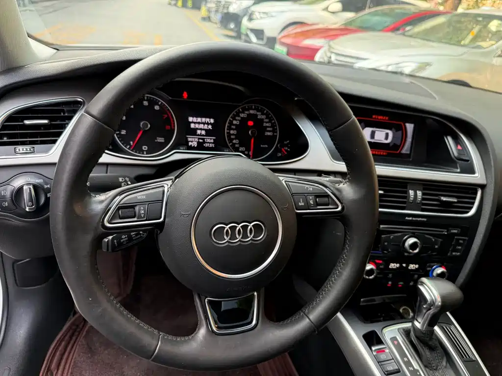 Audi A4L 2014 — фото 17