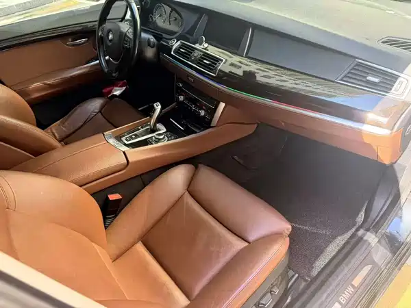 BMW 5 Series GT 2012