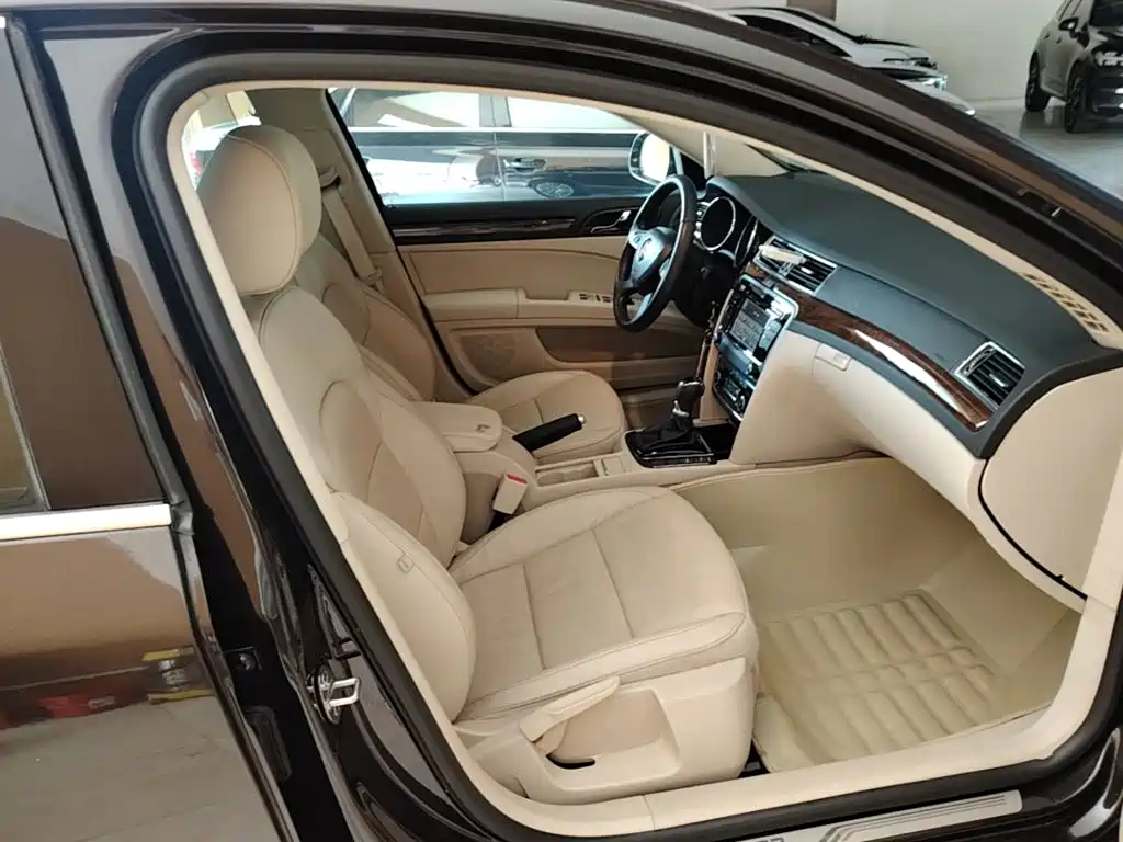 Skoda Superb 2015 — фото 25