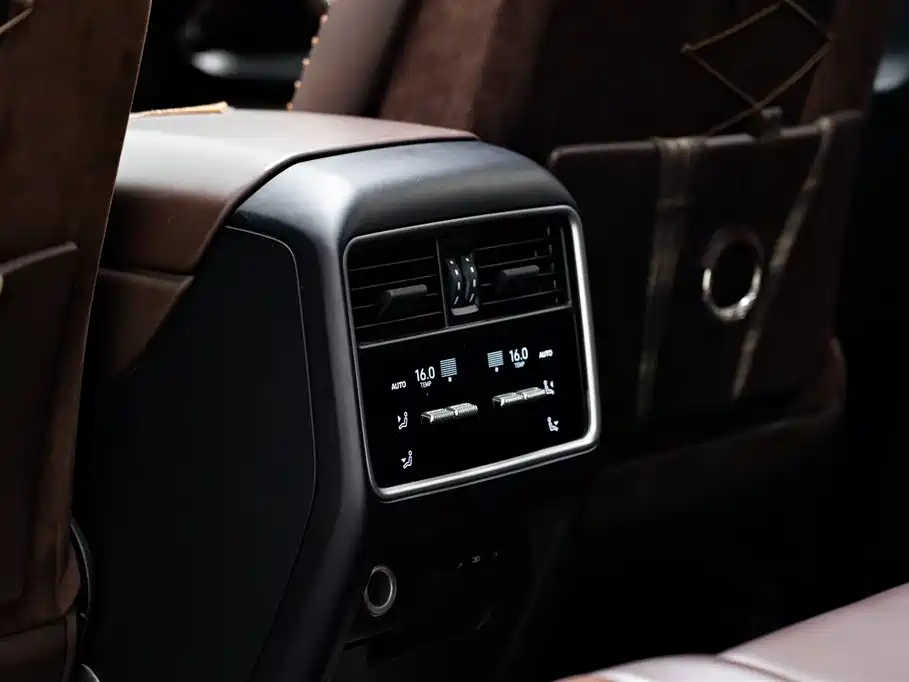 Porsche Cayenne 2023 — фото 10