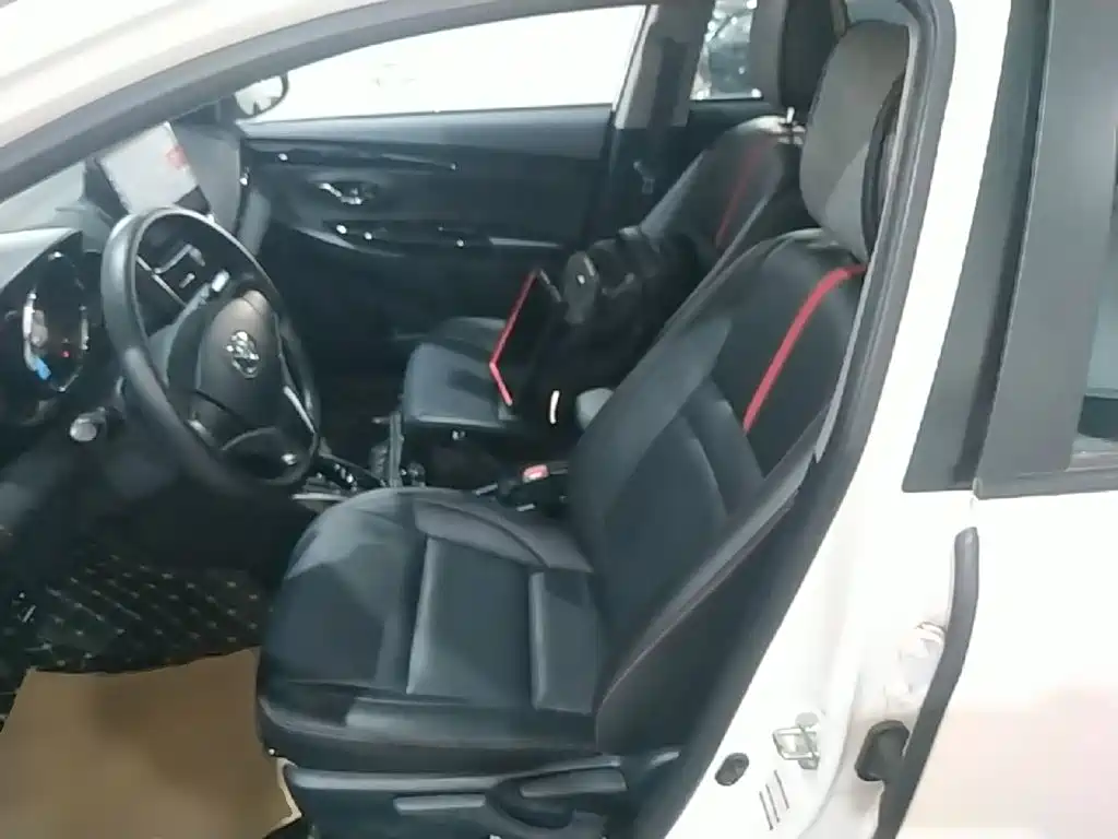 Toyota Yaris L 2021 — фото 15