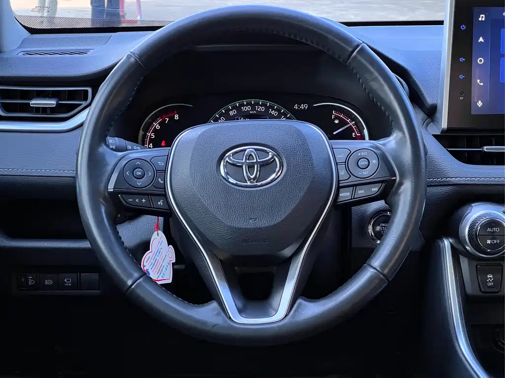 Toyota RAV4 2021 — фото 12