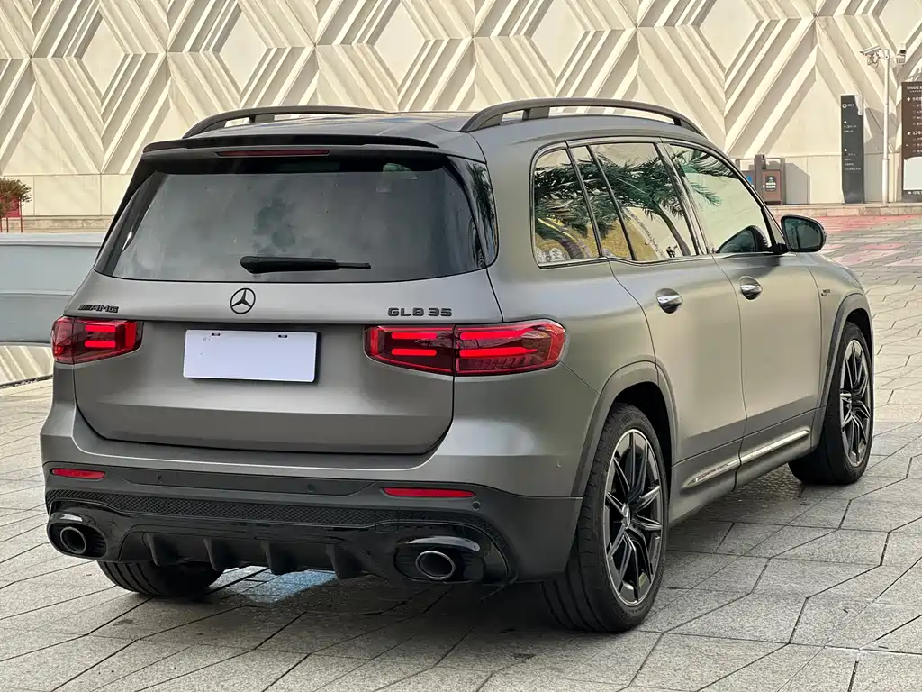 Mercedes-Benz GLB AMG 2024 — фото 6
