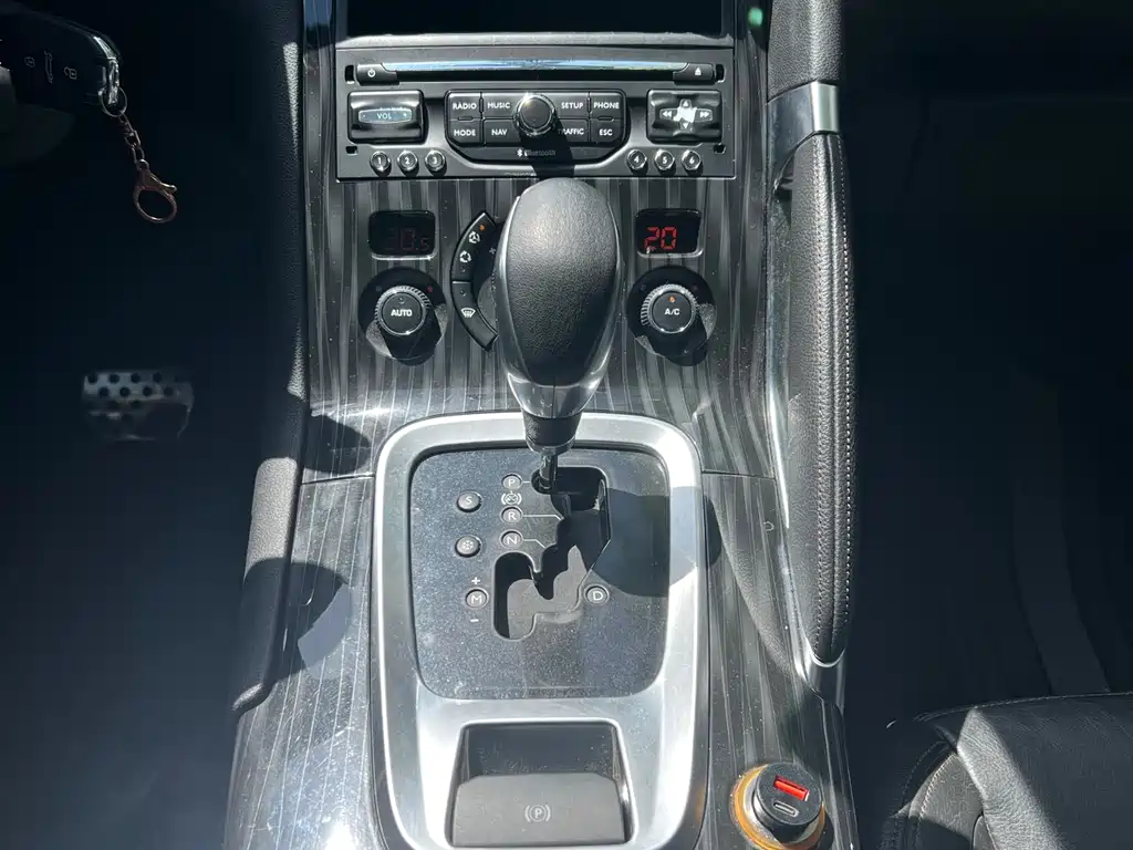 Peugeot 3008 2014 — фото 12