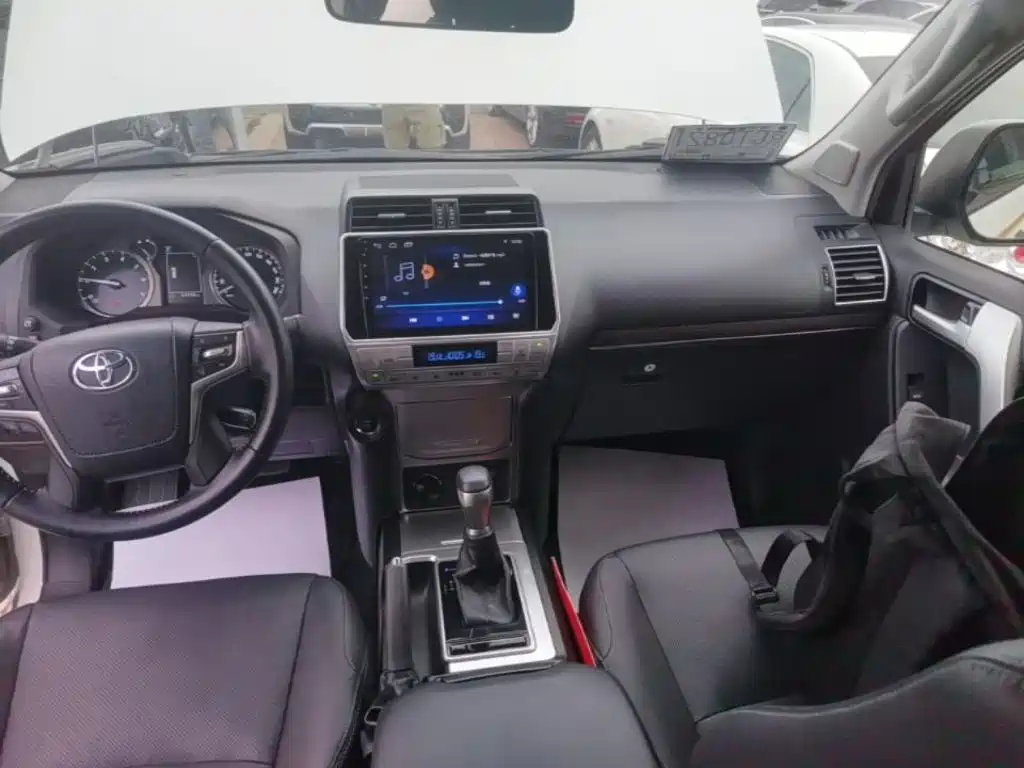 Toyota Prado 2019 — фото 13
