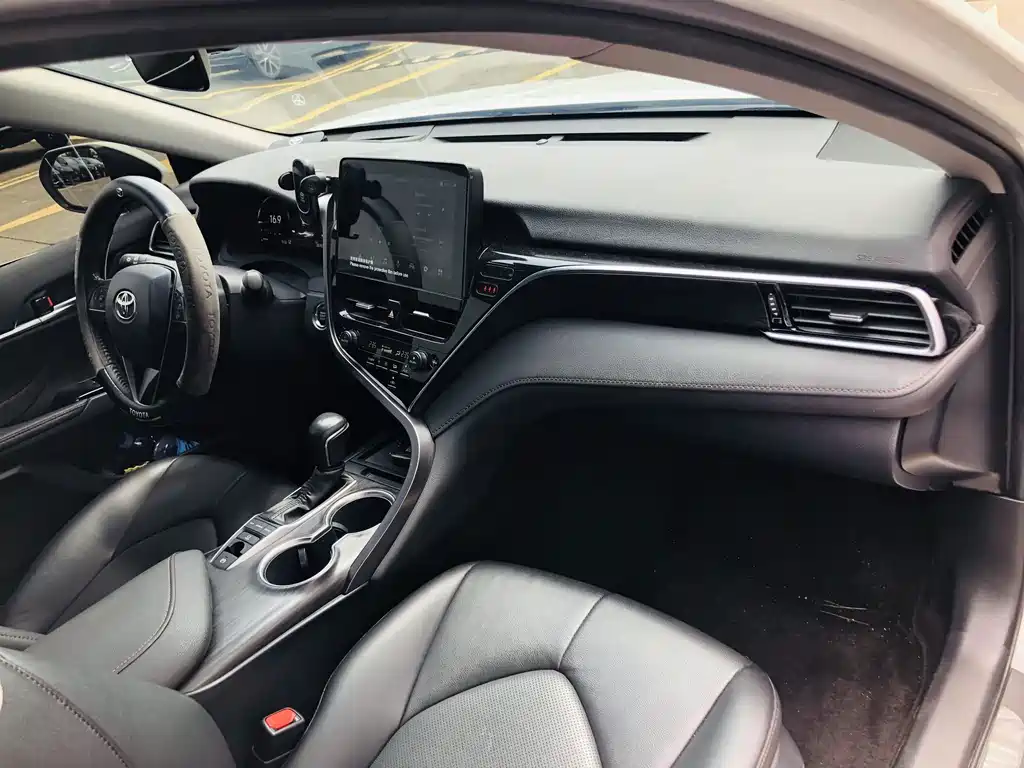 Toyota Camry 2024 — фото 12