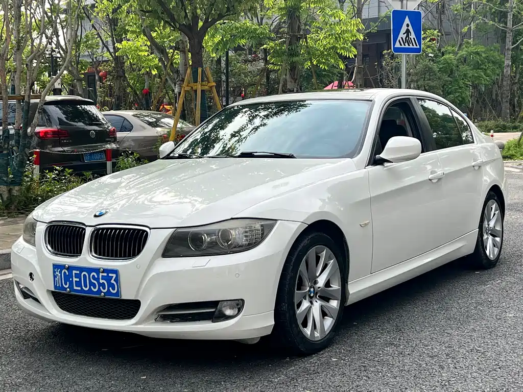 BMW 3 Series 2012 — фото 1