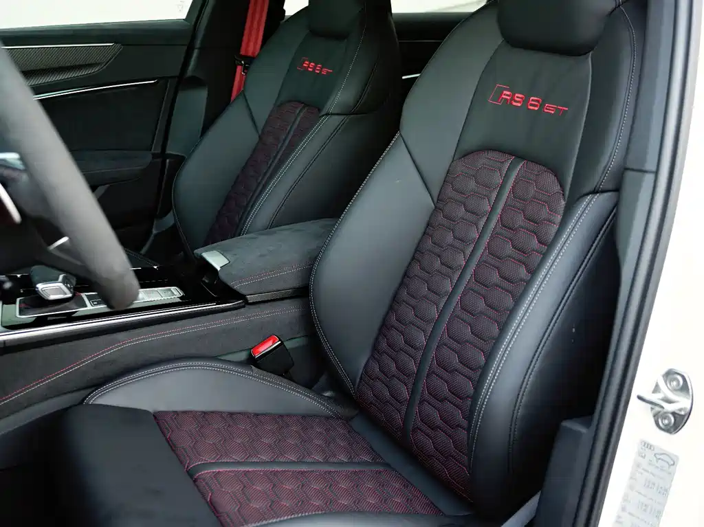 Audi RS 6 2025 — фото 12