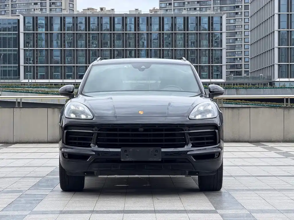 Porsche Cayenne 2019 — фото 2