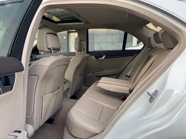 Mercedes-Benz C-Class 2011