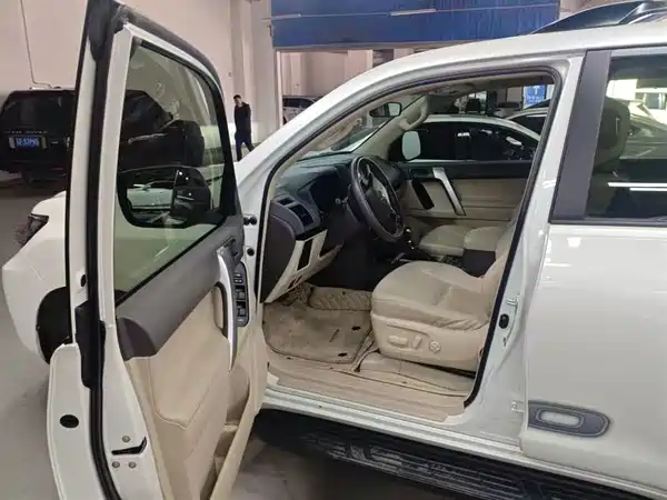 Toyota Prado 2016