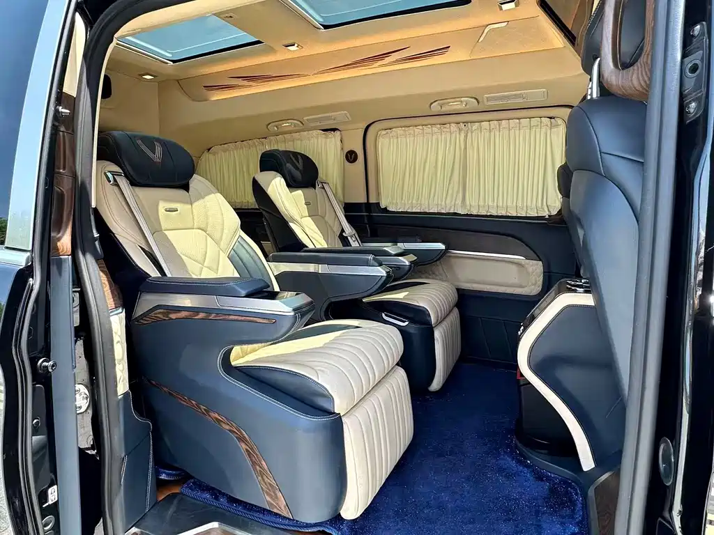 Mercedes-Benz V-Class 2022 — фото 11