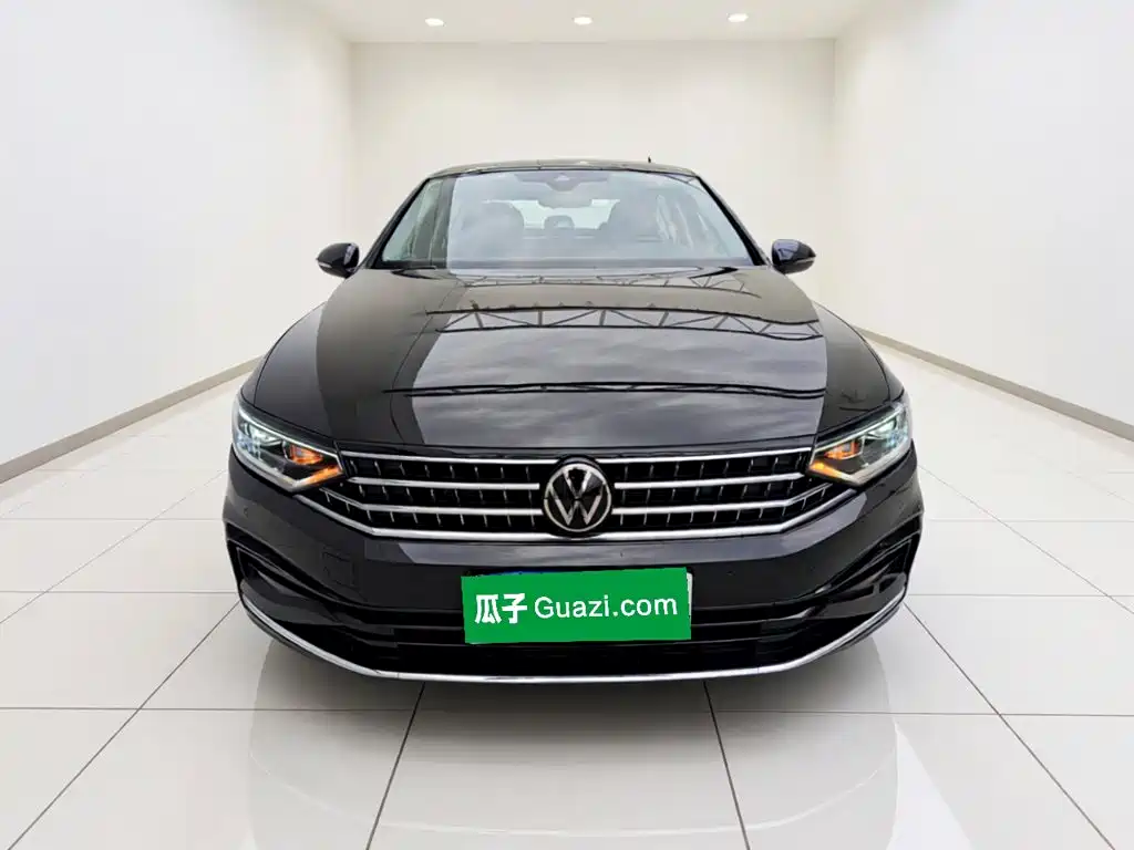 Volkswagen Magotan 2025