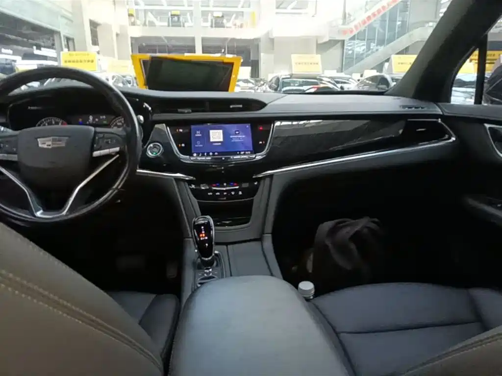 Cadillac XT6 2021 — фото 10