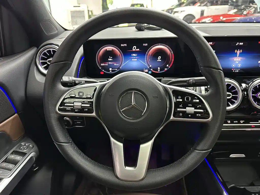 Mercedes-Benz GLB 2021 — фото 16