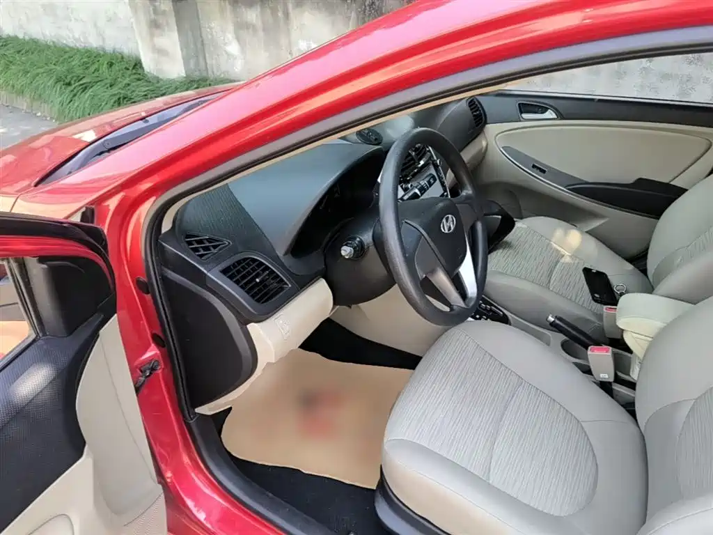 Hyundai Verna 2015 — фото 16