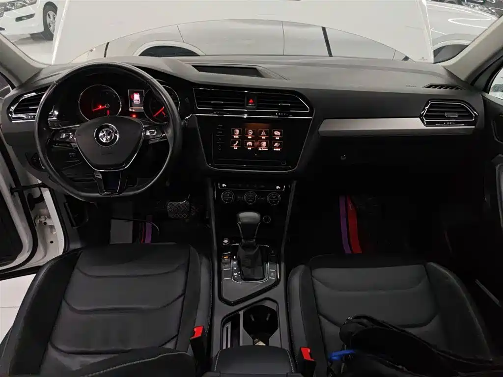 Volkswagen Tiguan L 2020 — фото 10