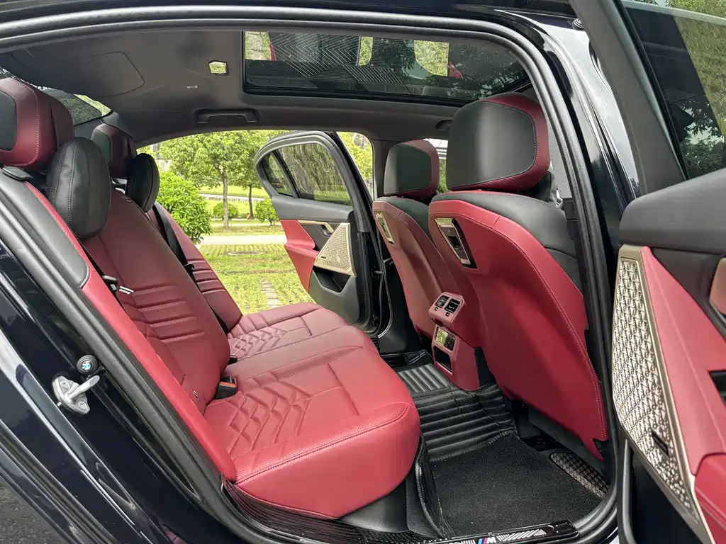 BMW 5 Series 2025
