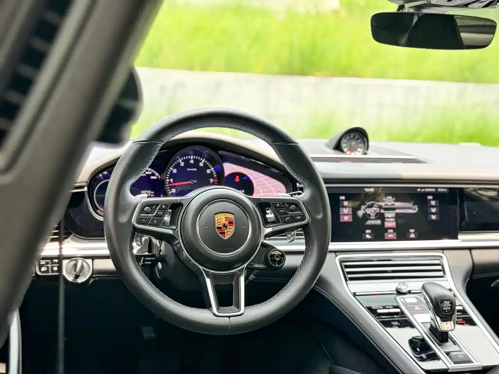 Porsche Panamera 2019 — фото 14
