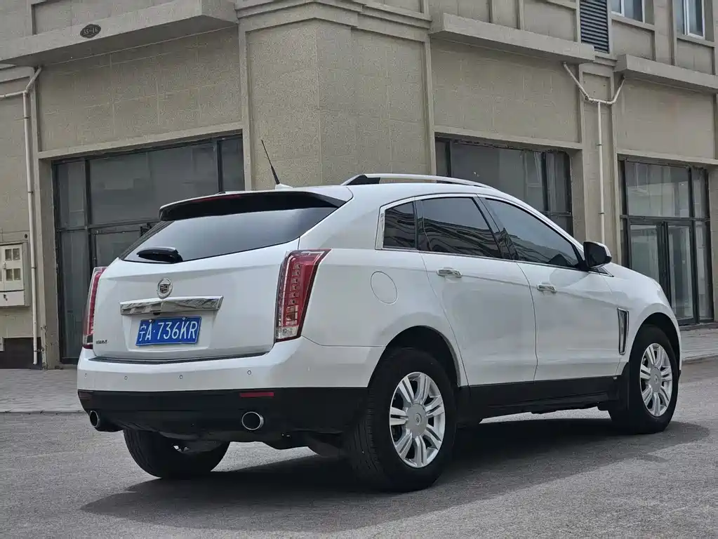 Cadillac SRX 2015 — фото 9