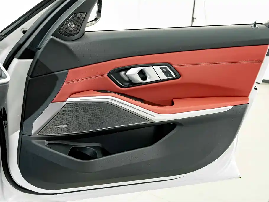 BMW 3 Series 2025 — фото 16