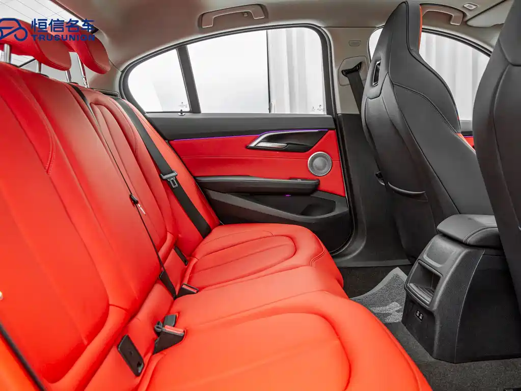 BMW 1 Series 2021 — фото 15