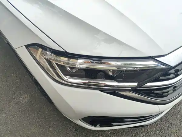 Volkswagen Sagitar 2022