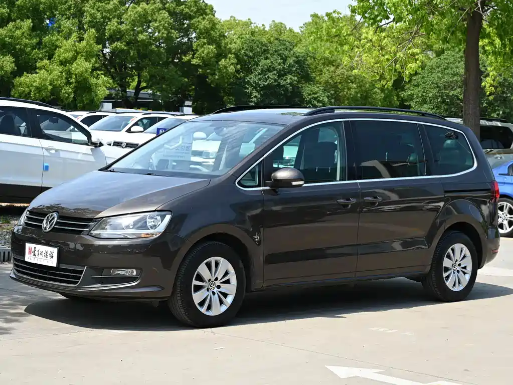 Volkswagen Sharan 2017 — фото 2