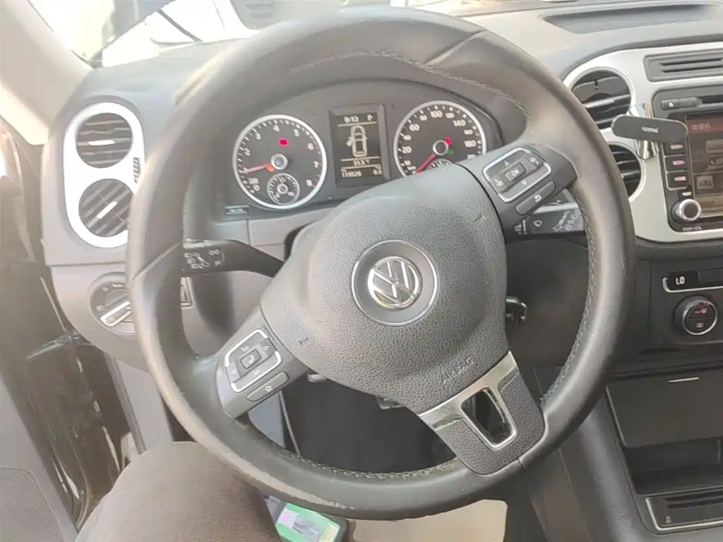 Volkswagen Tiguan 2015 — фото 11