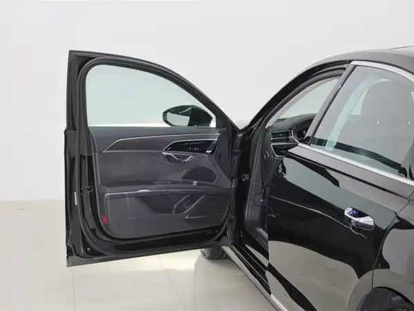 Audi A8 2023