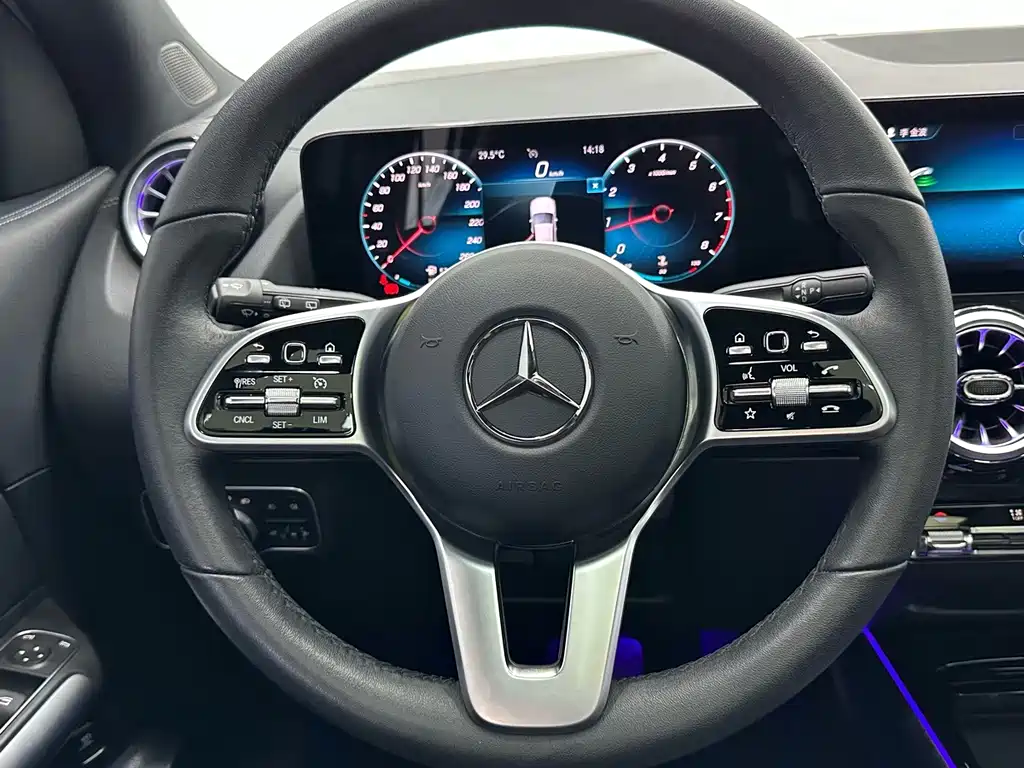Mercedes-Benz GLA 2021 — фото 11